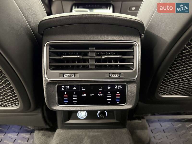 Позашляховик / Кросовер Audi Q8 2019 в Києві