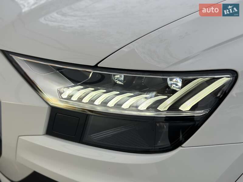 Позашляховик / Кросовер Audi Q8 2019 в Києві фото 4 Позашляховик / Кросовер Audi Q8 2019 в Києві