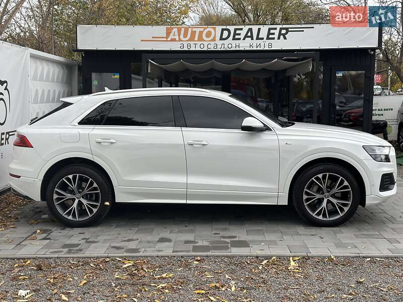 Позашляховик / Кросовер Audi Q8 2019 в Києві фото 13 Позашляховик / Кросовер Audi Q8 2019 в Києві
