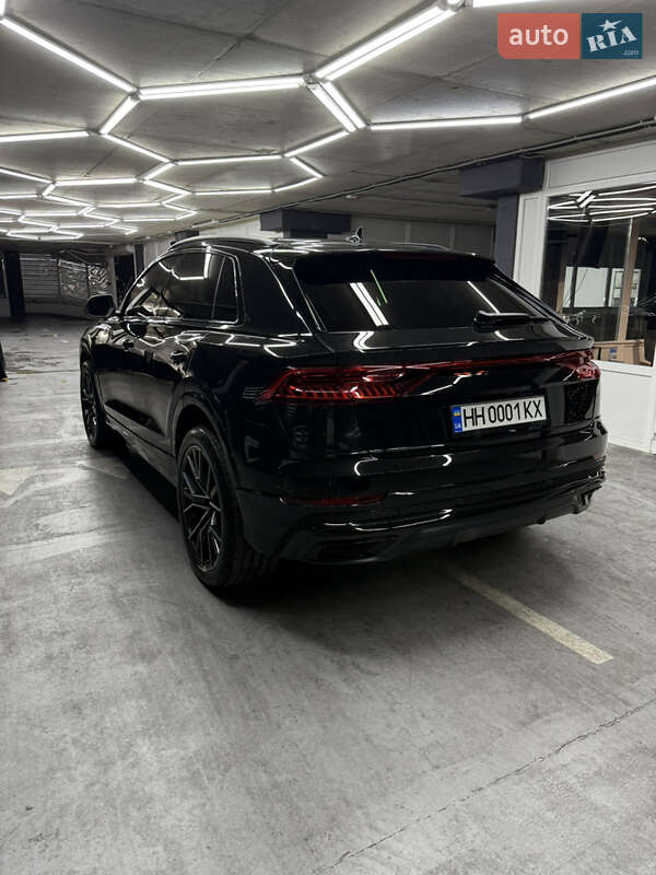 Позашляховик / Кросовер Audi Q8 2023 в Чернігові