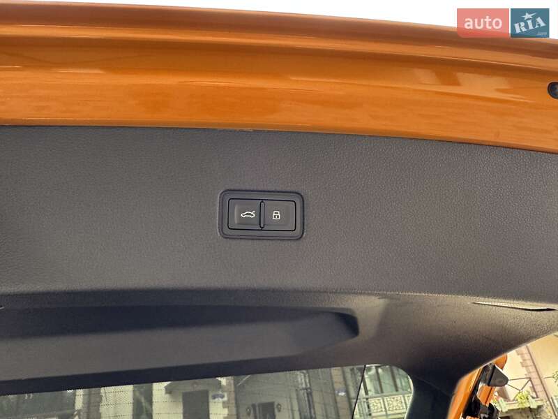 Внедорожник / Кроссовер Audi Q8 2020 в Черновцах