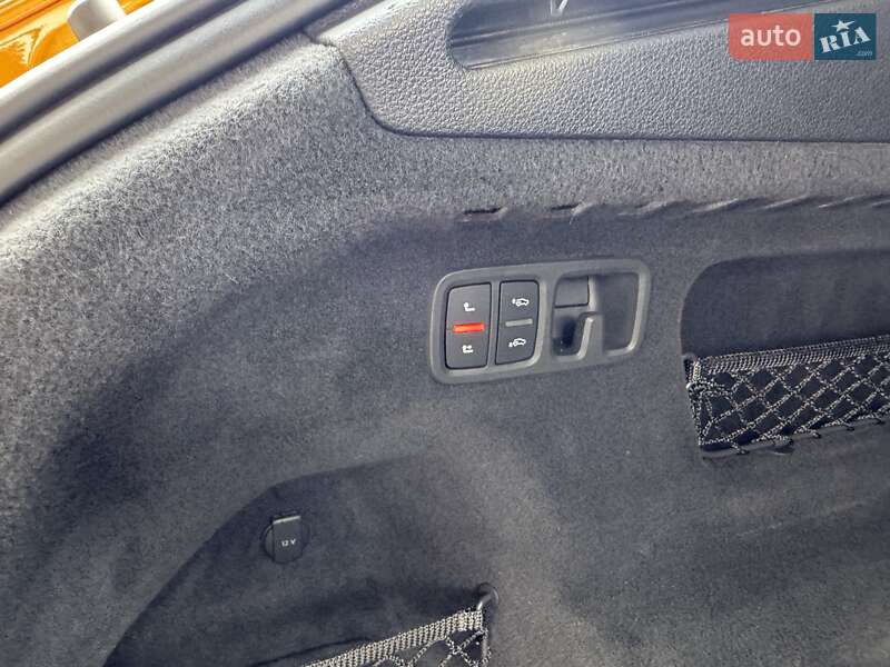 Внедорожник / Кроссовер Audi Q8 2020 в Черновцах