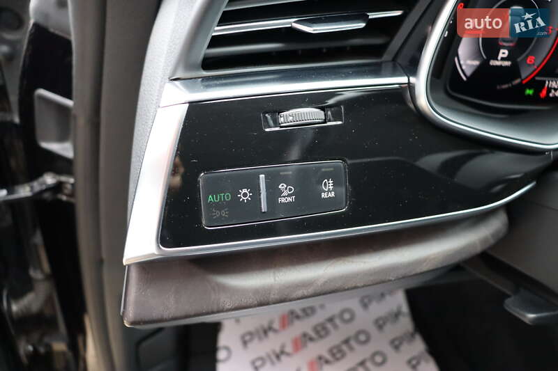 Внедорожник / Кроссовер Audi Q8 2018 в Львове