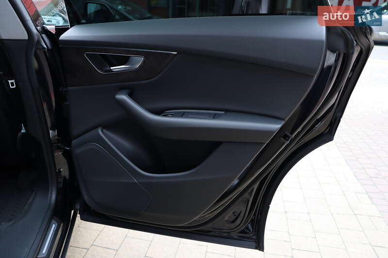 Внедорожник / Кроссовер Audi Q8 2018 в Львове