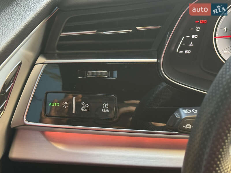 Позашляховик / Кросовер Audi Q8 2021 в Києві