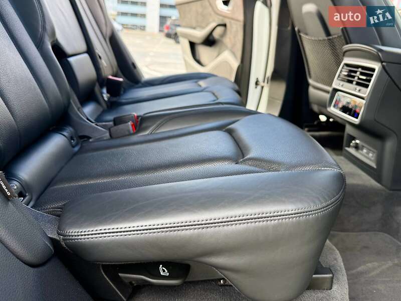 Позашляховик / Кросовер Audi Q8 2020 в Києві фото 34 Позашляховик / Кросовер Audi Q8 2020 в Києві