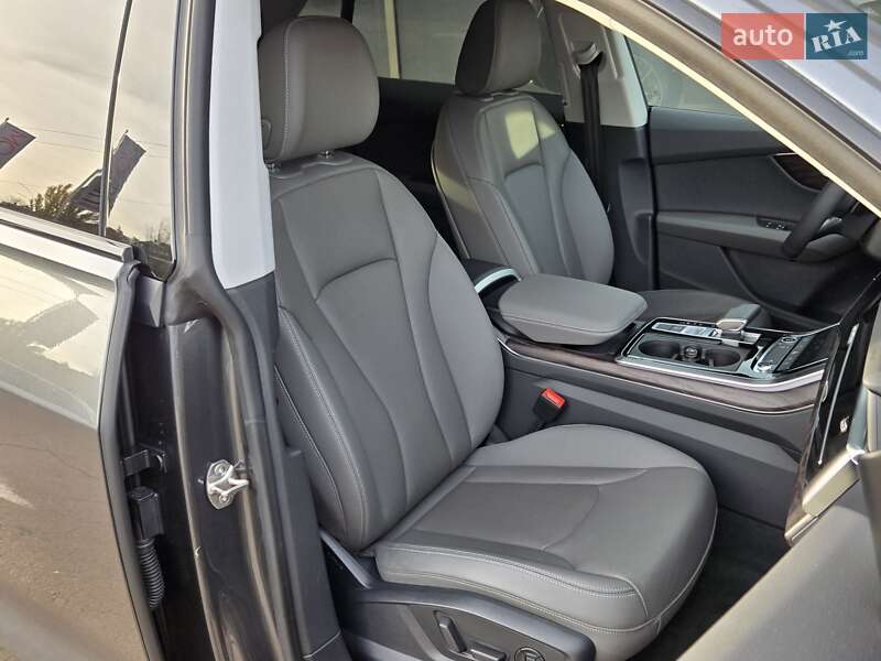 Внедорожник / Кроссовер Audi Q8 2020 в Киеве