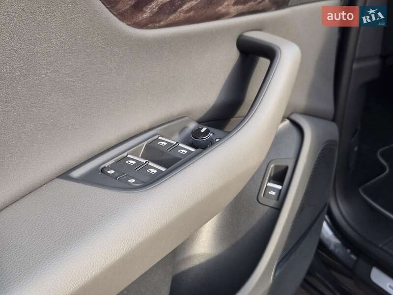 Внедорожник / Кроссовер Audi Q8 2020 в Киеве