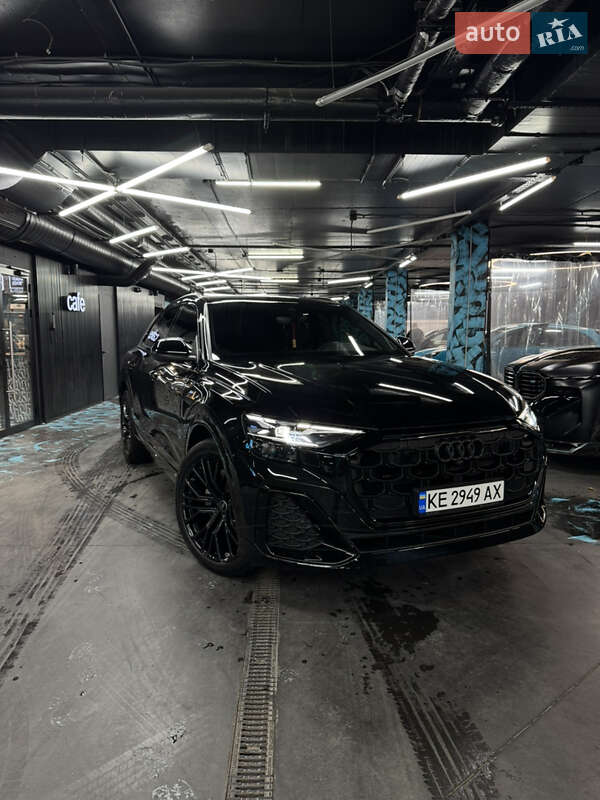 Позашляховик / Кросовер Audi Q8 2024 в Києві