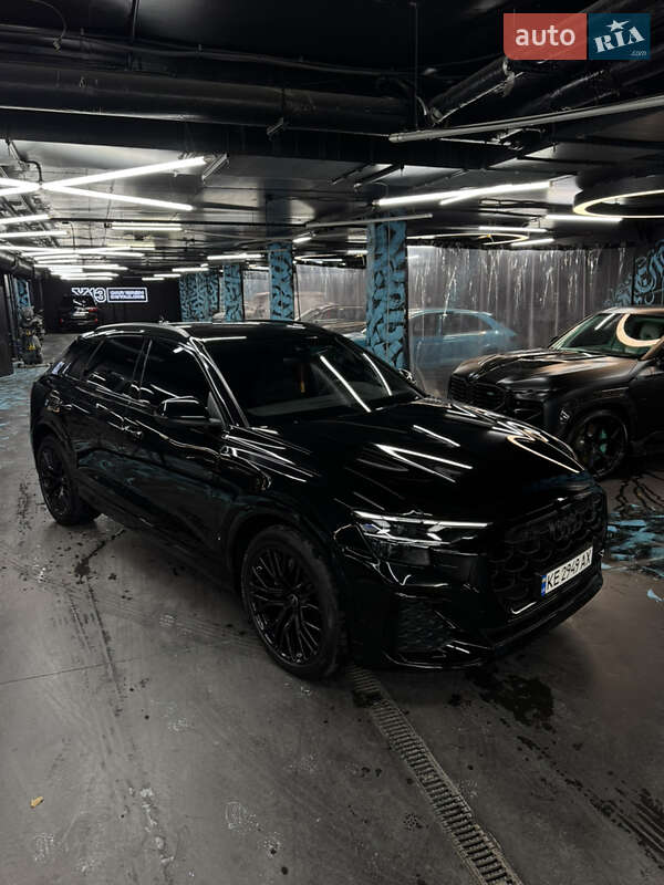 Позашляховик / Кросовер Audi Q8 2024 в Києві
