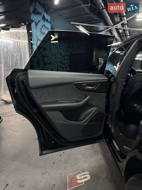 Позашляховик / Кросовер Audi Q8 2024 в Києві