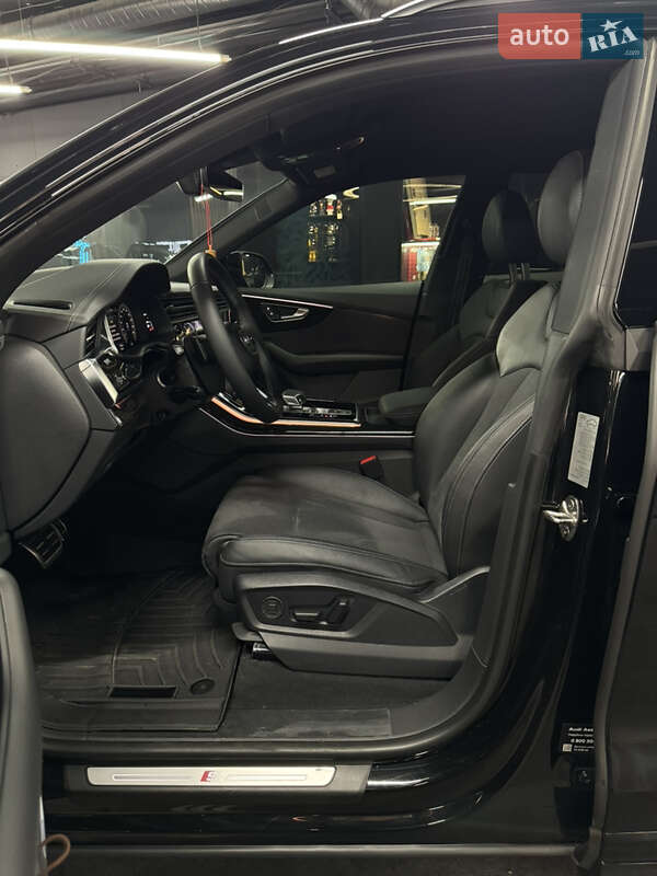 Позашляховик / Кросовер Audi Q8 2024 в Києві