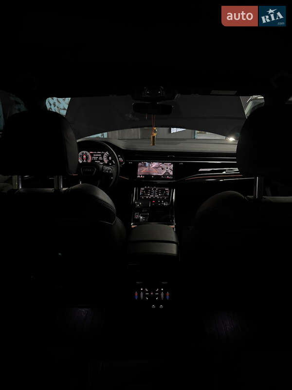 Позашляховик / Кросовер Audi Q8 2024 в Києві