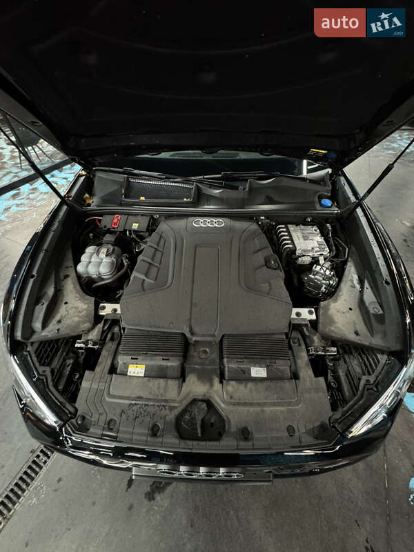 Позашляховик / Кросовер Audi Q8 2024 в Києві