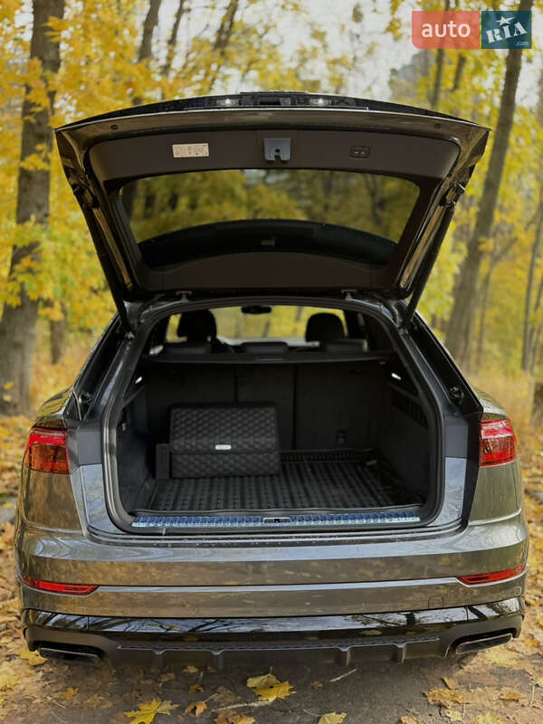 Позашляховик / Кросовер Audi Q8 2024 в Києві