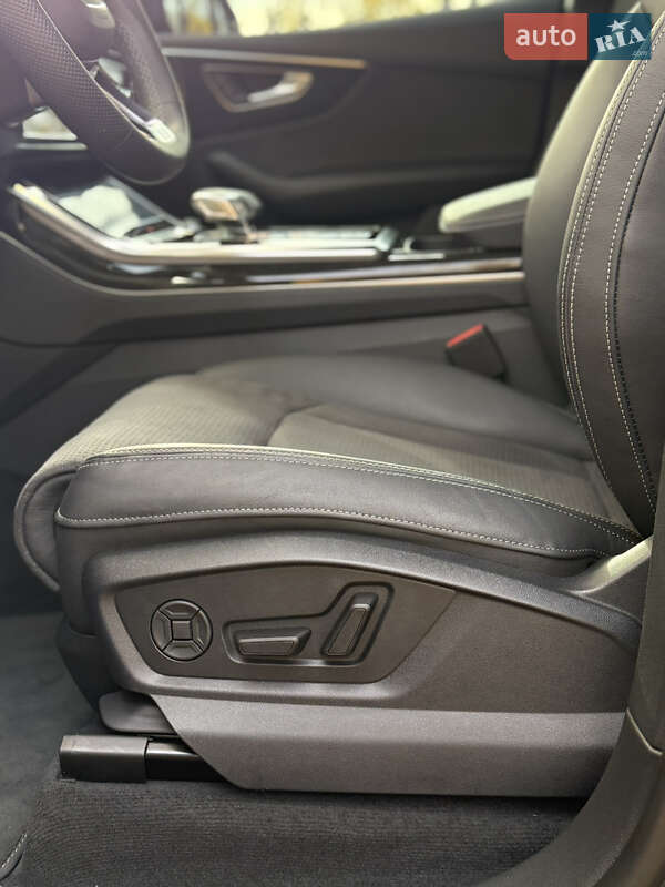 Позашляховик / Кросовер Audi Q8 2024 в Києві