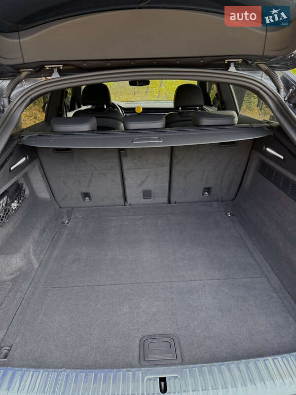 Позашляховик / Кросовер Audi Q8 2024 в Києві