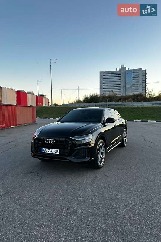 Внедорожник / Кроссовер Audi Q8 2022 в Киеве