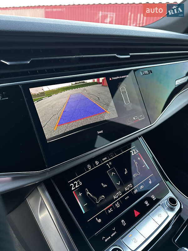 Внедорожник / Кроссовер Audi Q8 2022 в Киеве