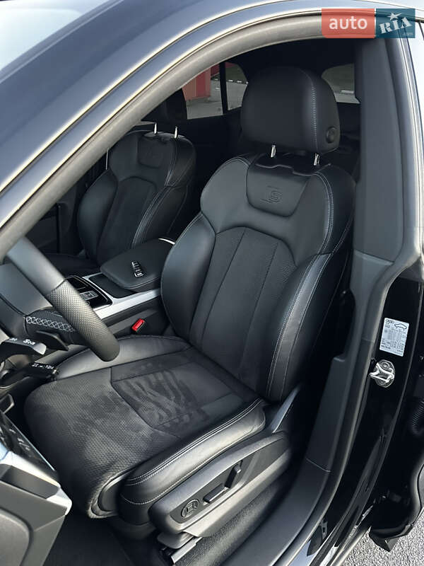 Внедорожник / Кроссовер Audi Q8 2022 в Киеве