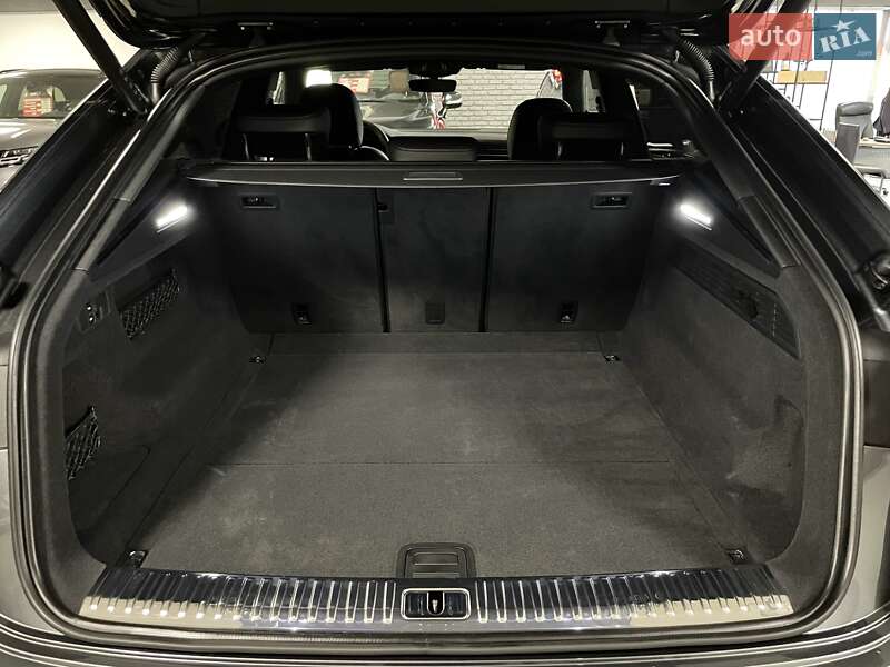 Позашляховик / Кросовер Audi Q8 2024 в Львові