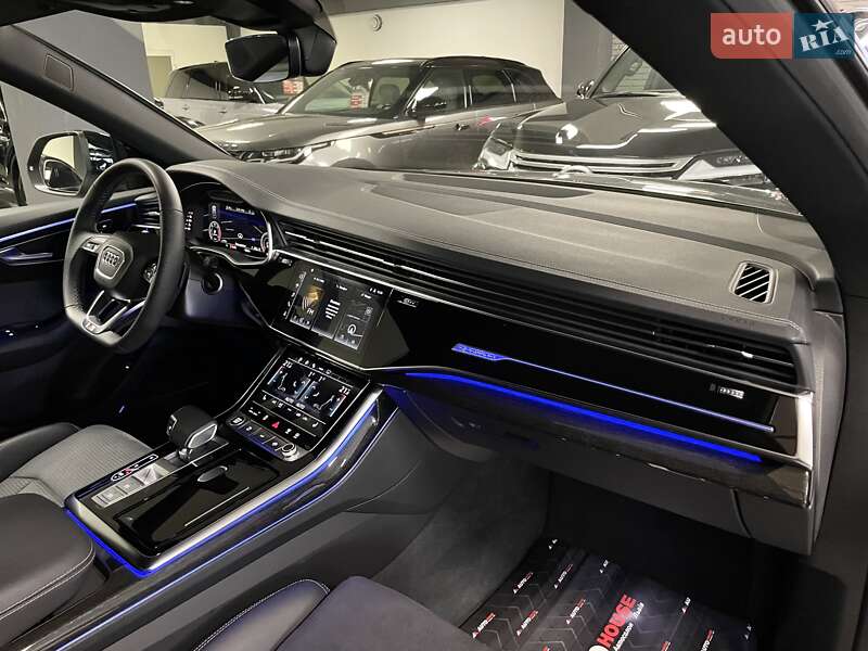 Позашляховик / Кросовер Audi Q8 2024 в Львові