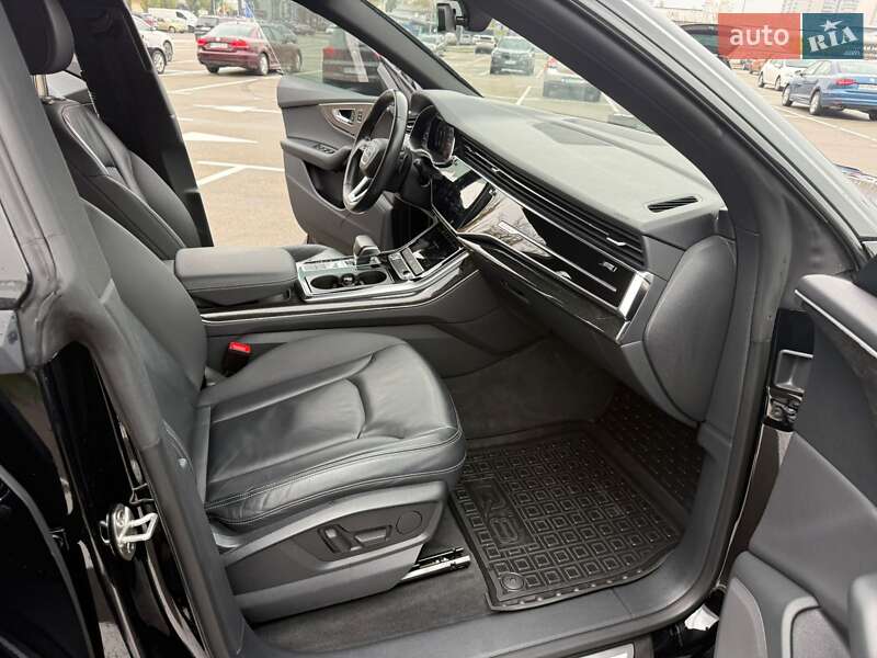 Позашляховик / Кросовер Audi Q8 2019 в Києві фото 23 Позашляховик / Кросовер Audi Q8 2019 в Києві