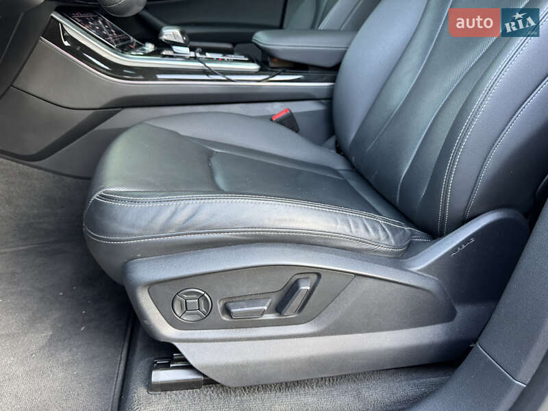 Внедорожник / Кроссовер Audi Q8 2019 в Ужгороде