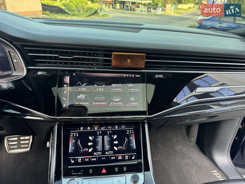 Внедорожник / Кроссовер Audi Q8 2019 в Ужгороде