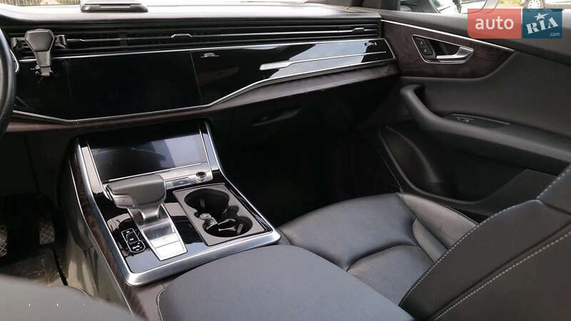 Позашляховик / Кросовер Audi Q8 2019 в Києві