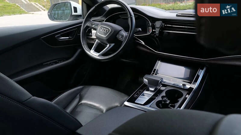 Позашляховик / Кросовер Audi Q8 2019 в Києві