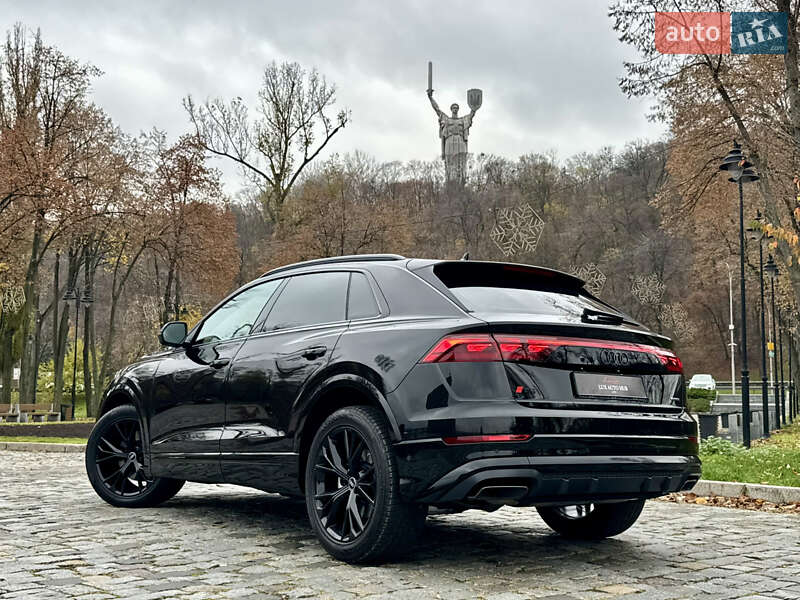 Позашляховик / Кросовер Audi Q8 2025 в Києві