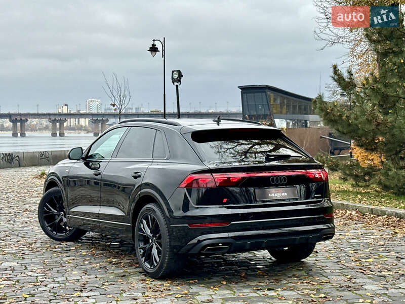 Позашляховик / Кросовер Audi Q8 2025 в Києві
