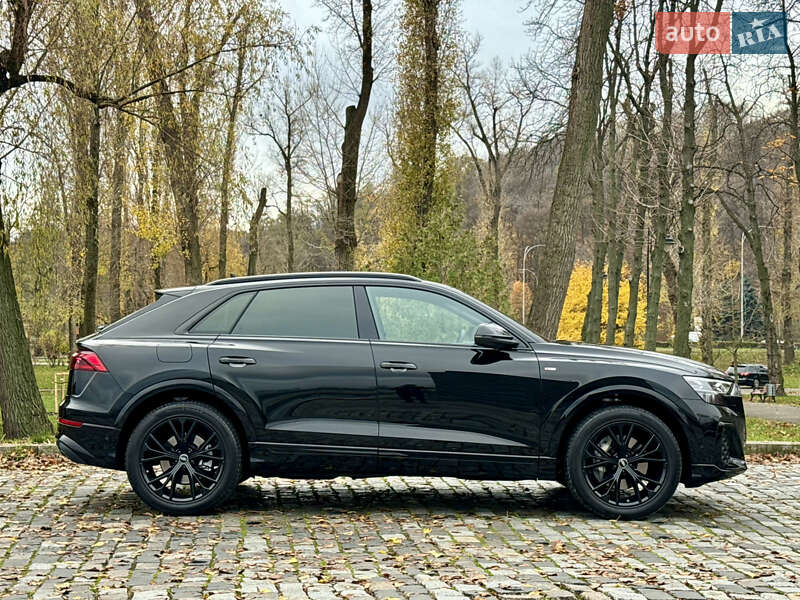 Позашляховик / Кросовер Audi Q8 2025 в Києві