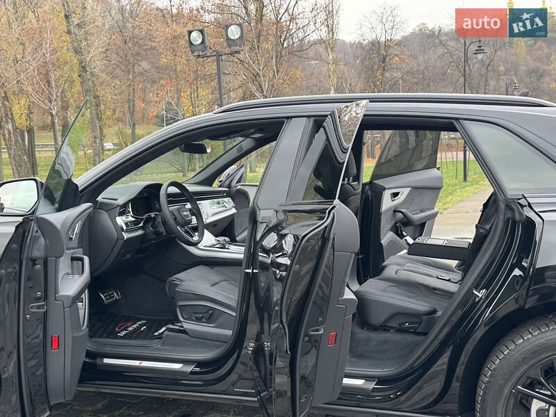 Позашляховик / Кросовер Audi Q8 2025 в Києві