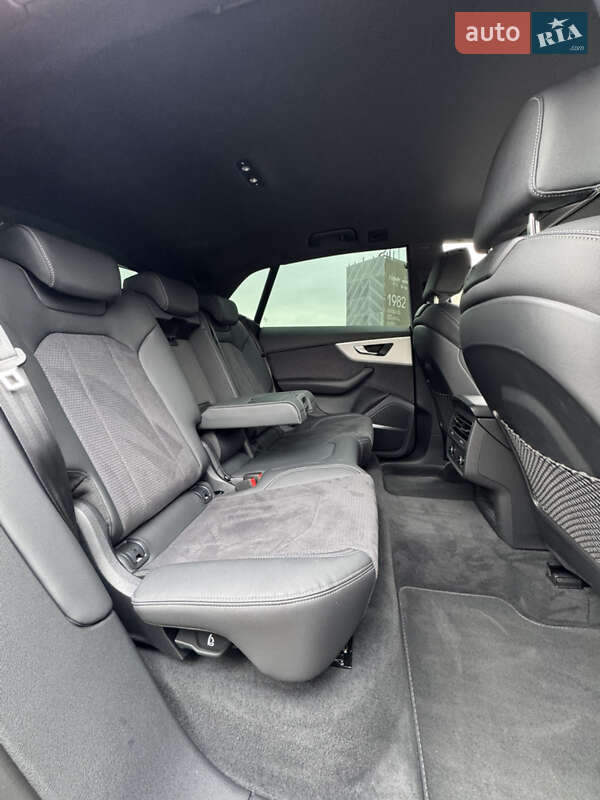 Позашляховик / Кросовер Audi Q8 2025 в Києві