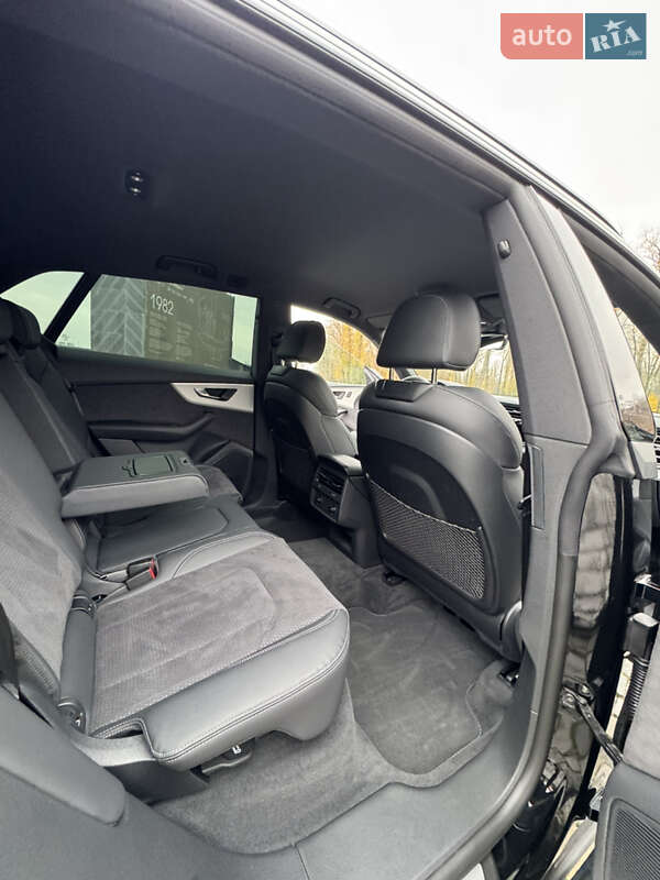 Позашляховик / Кросовер Audi Q8 2025 в Києві