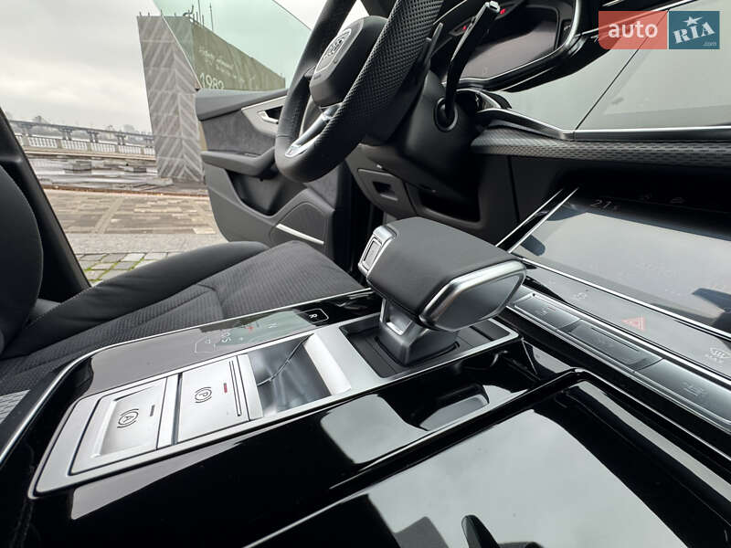 Позашляховик / Кросовер Audi Q8 2025 в Києві