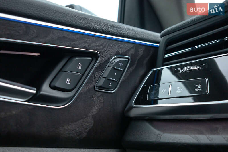 Внедорожник / Кроссовер Audi Q8 2019 в Киеве