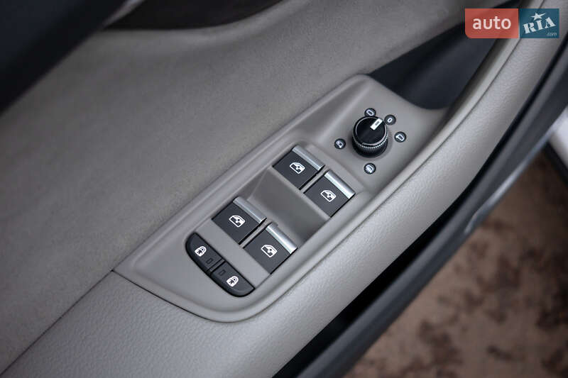 Внедорожник / Кроссовер Audi Q8 2019 в Киеве