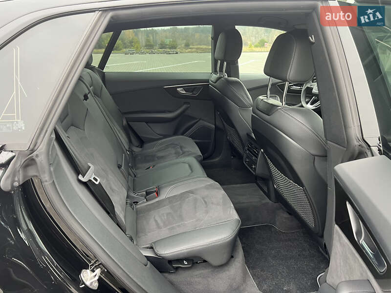 Позашляховик / Кросовер Audi Q8 2023 в Києві фото 31 Позашляховик / Кросовер Audi Q8 2023 в Києві