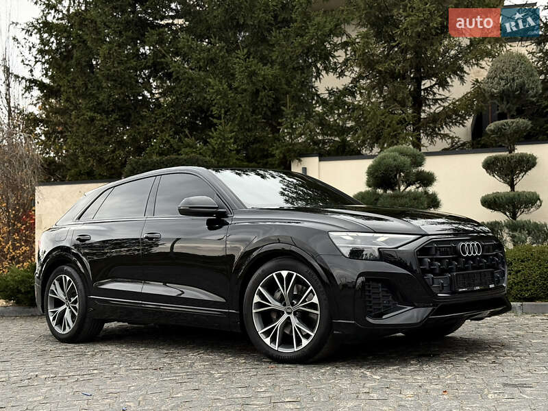 Позашляховик / Кросовер Audi Q8 2023 в Львові