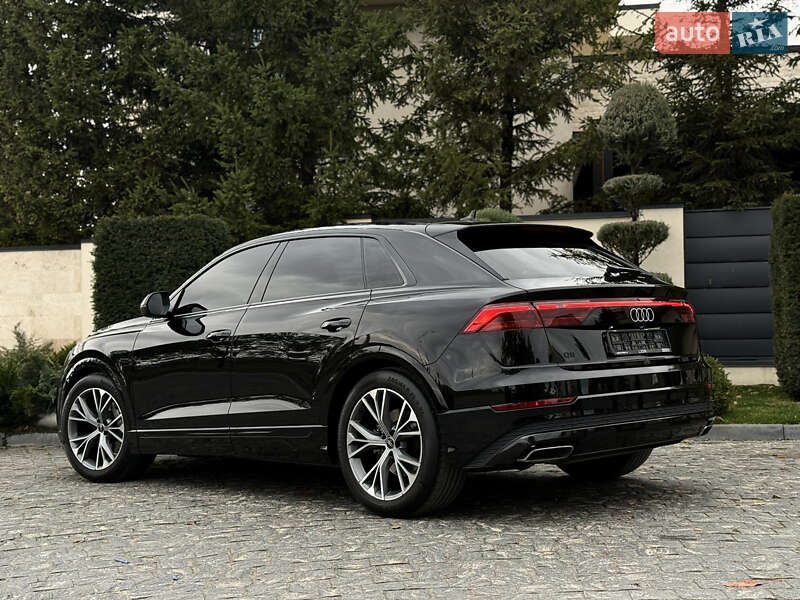 Позашляховик / Кросовер Audi Q8 2023 в Львові