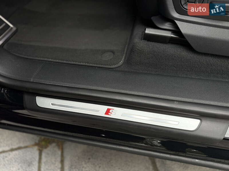 Позашляховик / Кросовер Audi Q8 2023 в Львові