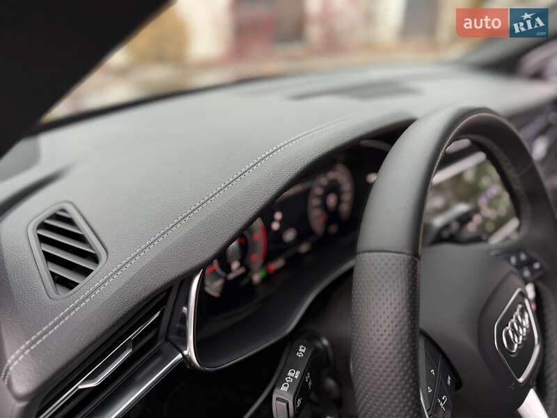 Позашляховик / Кросовер Audi Q8 2023 в Львові