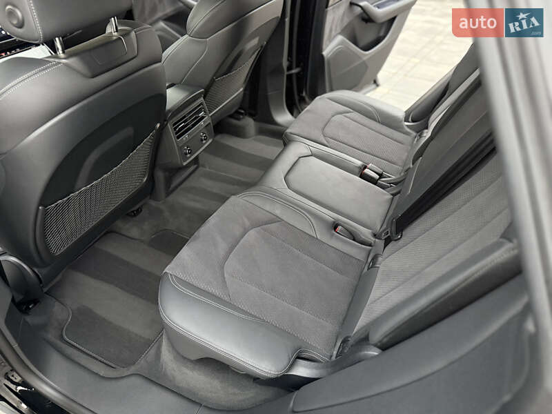 Позашляховик / Кросовер Audi Q8 2023 в Львові