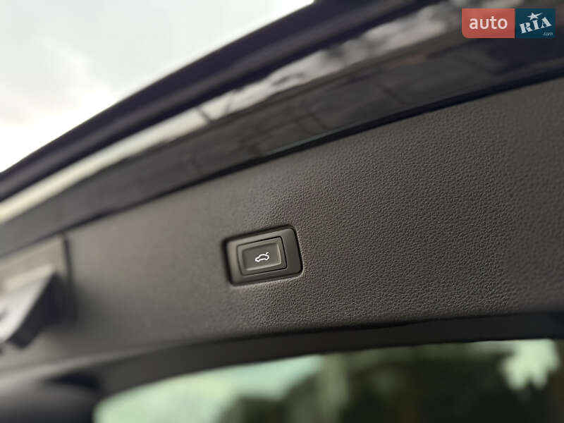 Позашляховик / Кросовер Audi Q8 2023 в Львові