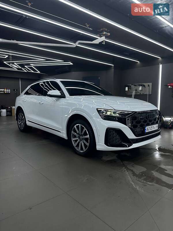 Внедорожник / Кроссовер Audi Q8 2024 в Ужгороде