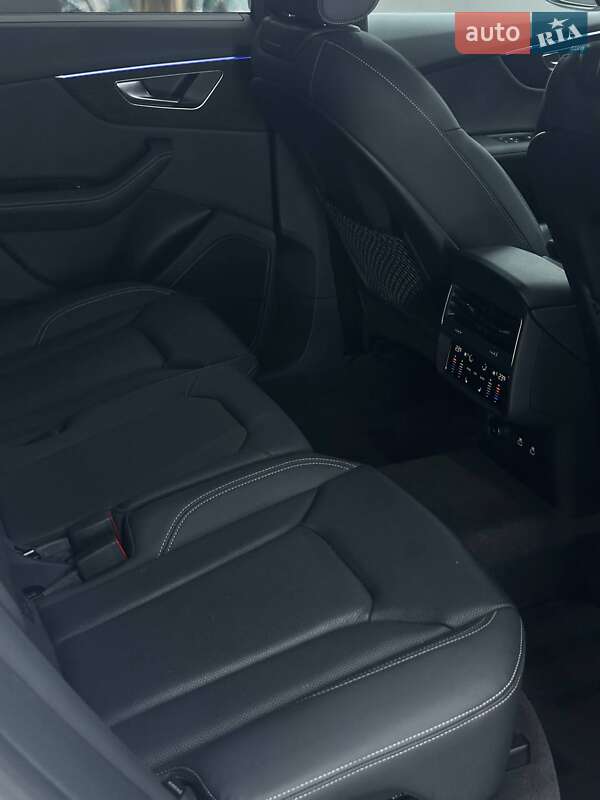 Внедорожник / Кроссовер Audi Q8 2024 в Ужгороде