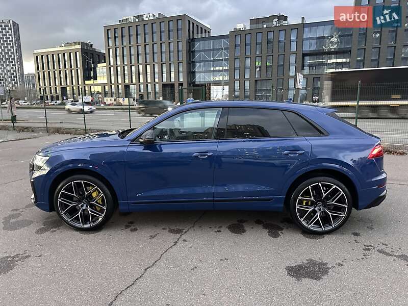 Позашляховик / Кросовер Audi Q8 2024 в Києві